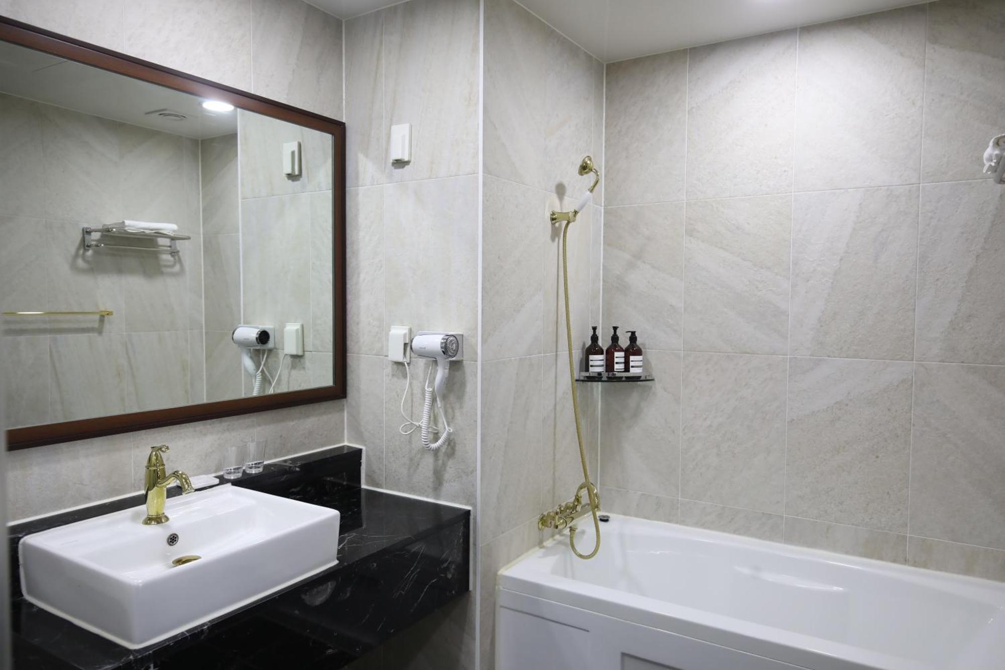 Benikea Hotel Seosan ภายนอก รูปภาพ